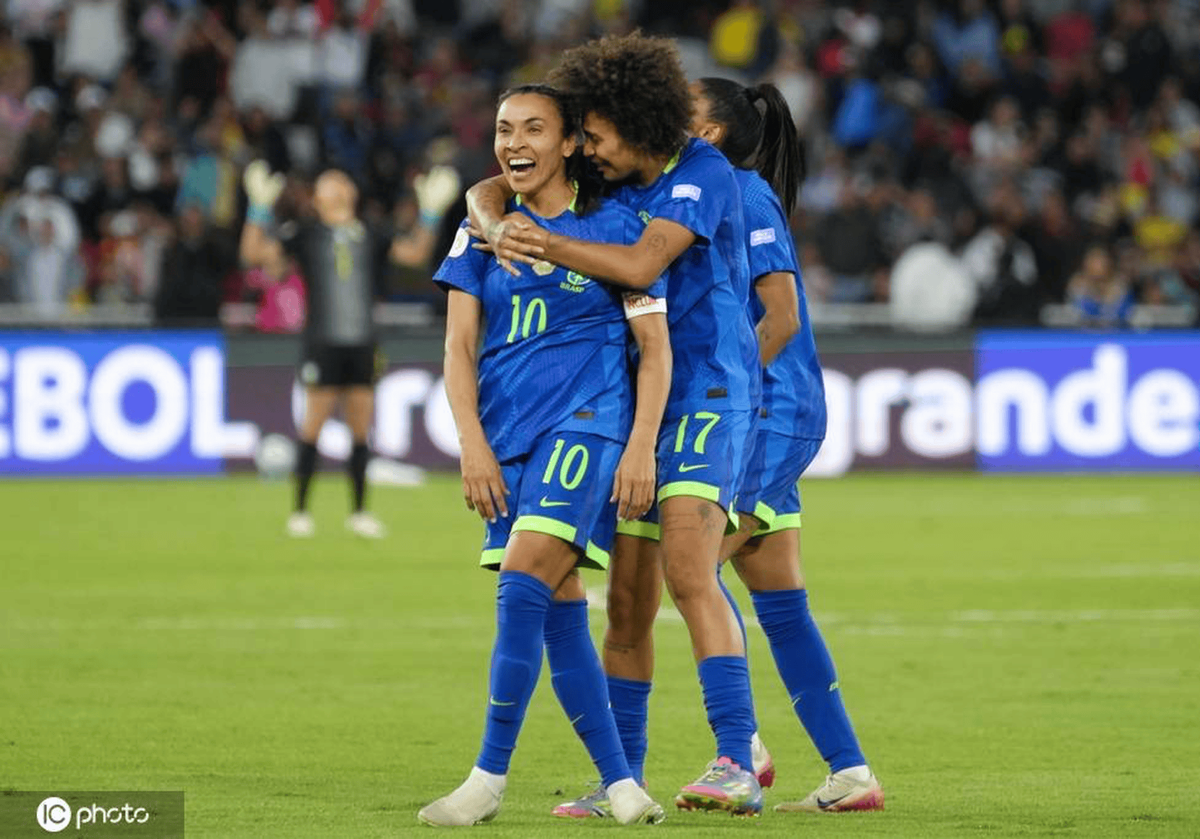 阿根廷女足实力超群,锁定冠军赛席位的简单介绍 阿根廷女足实力超群,锁定冠军赛席位的简单介绍