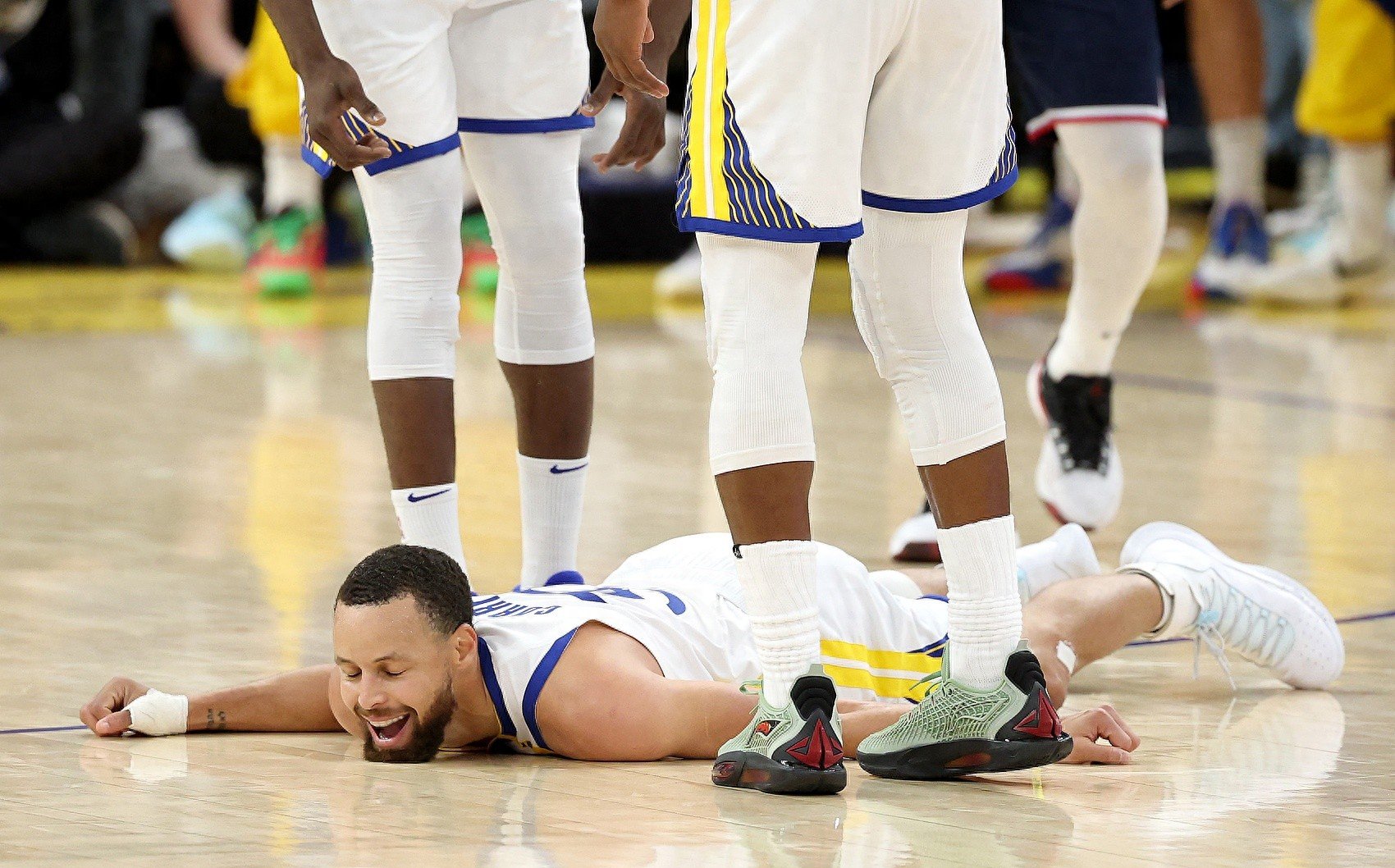 开云体育APP下载-勇士遭遇扳平大战，胜负悬殊的简单介绍