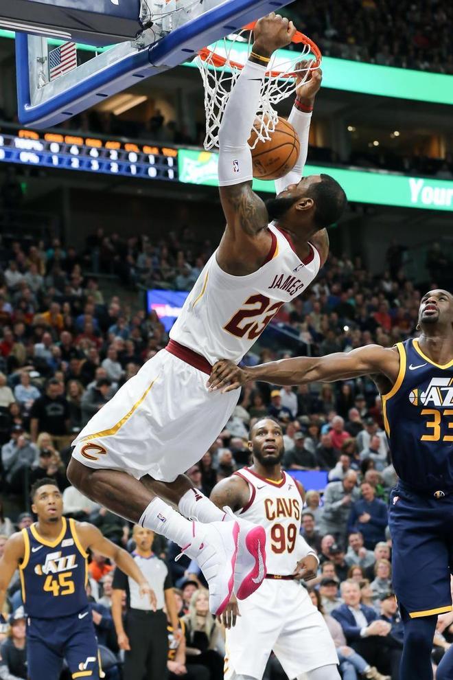 关于爵士完胜骑士，孙铭徽统治全场的信息