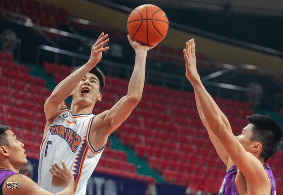 关于竞技场上展演才华，CBA比赛实属精彩的信息