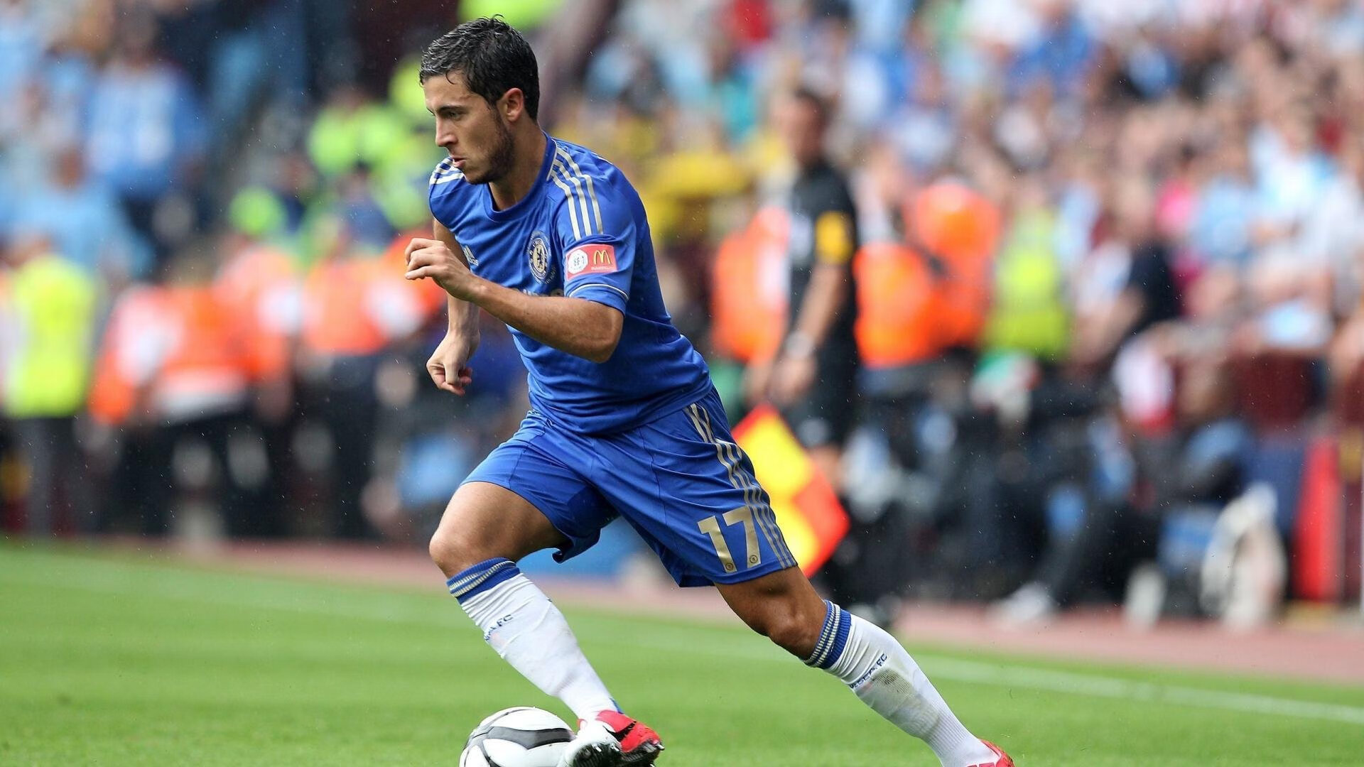 开云体育入口-本泽马持续制造杀伤，加拿大掀翻马里，绿茵场上的战术革命与地缘足球崛起