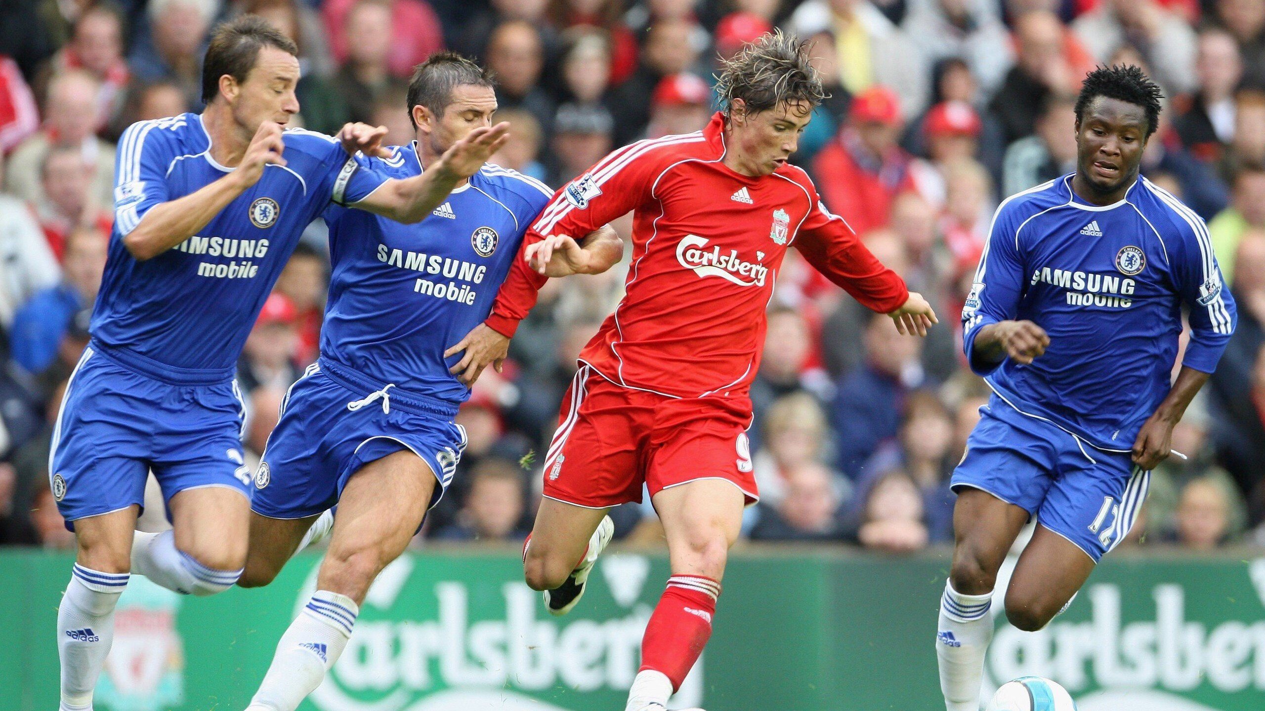 东决关键战焦点战,曼联击溃里昂,绿茵场上的东部决赛