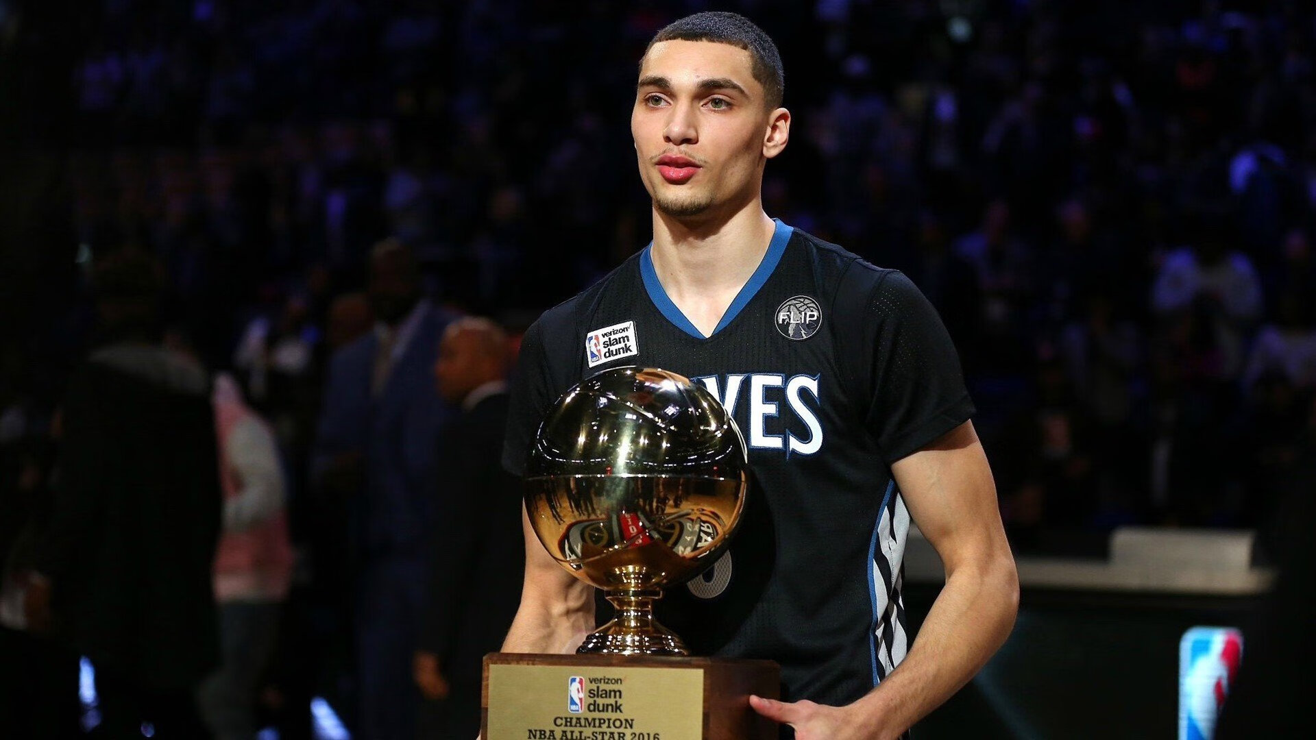 猛龙鏖战老鹰，F1街道赛的焦点之战